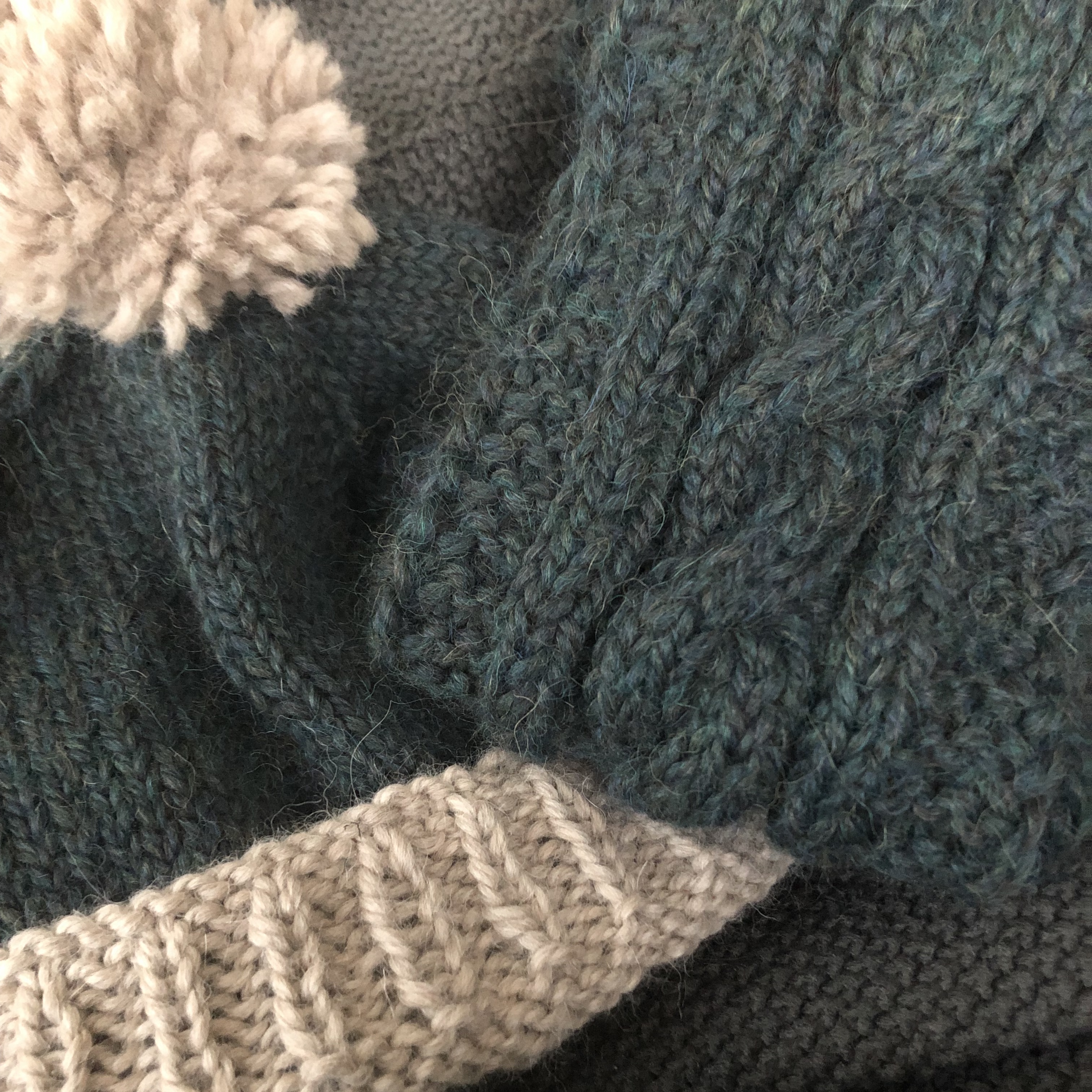 Cable scarf set